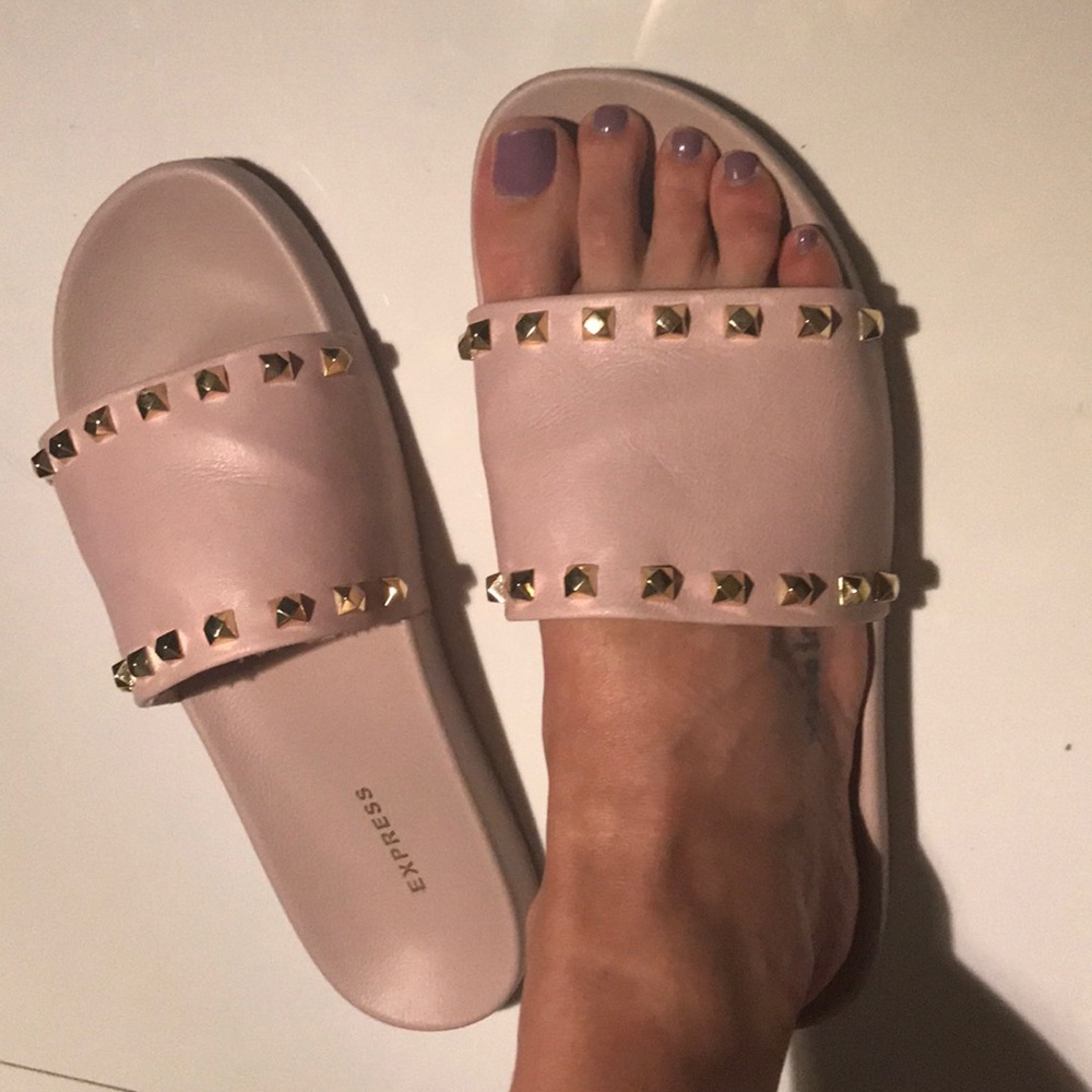Shoe